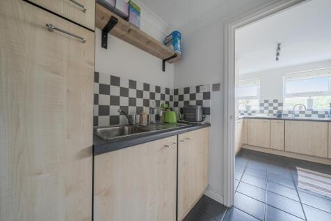 1360462-12-68d6c2...