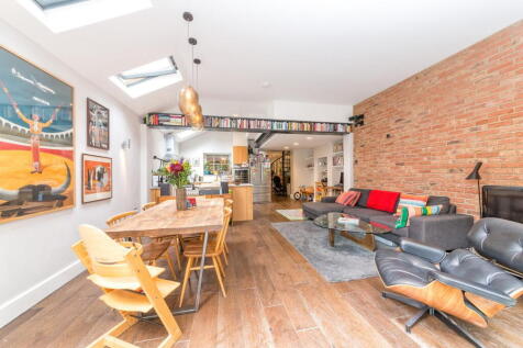 SHORT LET - 3 - 6 months A magnificent two/three bedroom garden flat arranged over the lower ground floor of a period property, benefitting from its own private entrance, located in the heart of Canon