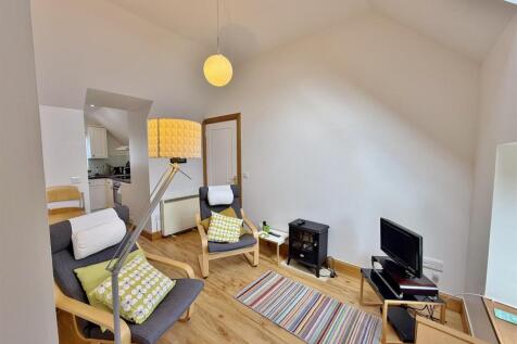 Little Wellingtonia lounge area