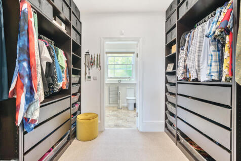 Walk-through Wardrobe