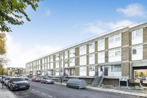 3 Bedroom Flat in SE17 3QU