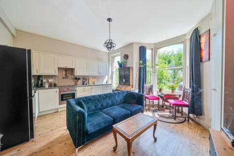 Kitchen / reception room