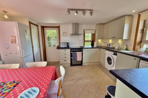 Wellingtonia kitchen from the lounge