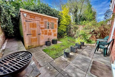 garden patio.jpg