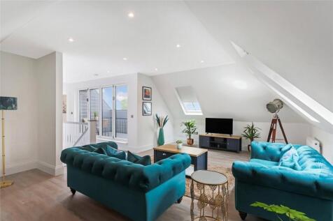 Upper Lounge