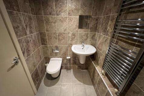 BATHROOM 1.jpeg