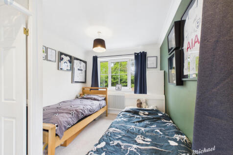 CAM03218G0-PR0606-STILL007