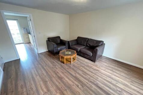 A JUST BEEN REFURBISHED three bedroom semi detached house with ground floor cloakroom/WC and 2 bathrooms situated on the popular West Thamesmead SE28 This property comprises of spacious living room, g