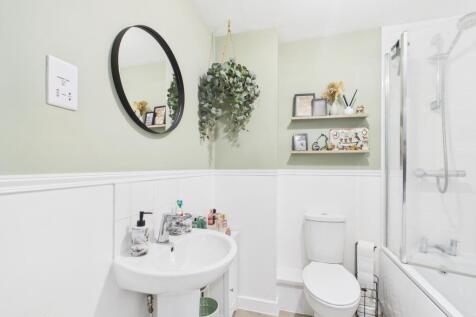 CAM03293G0-PR0247-STILL021