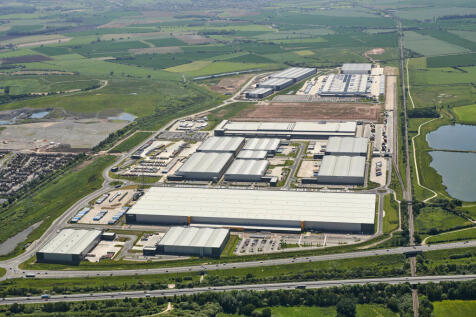 Distribution Warehouse to rent in new rossington