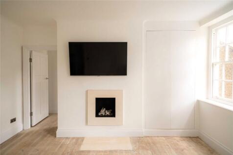 Bright one-bedroom apartment near Chelsea's King's Road
