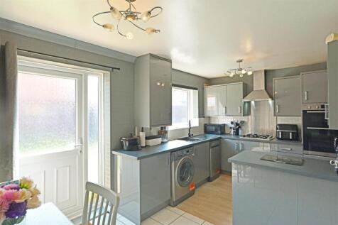 Fitted Dining Kitchen: