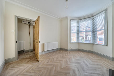 1356107-11-68c984...