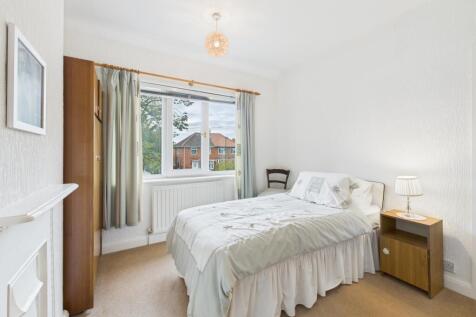 CAM03162G0-PR0353-STILL001