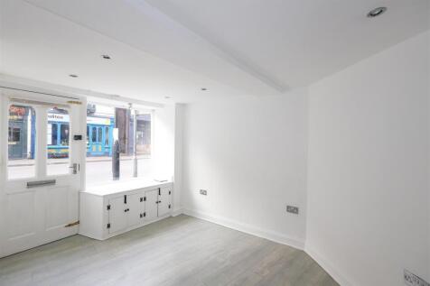 Retail Property (high street) to rent in ripon