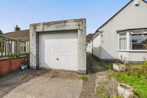 Detached Garage