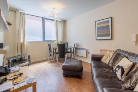 Nestled in the heart of Birmingham’s iconic Jewellery Quarter, this spacious one-bedroom apartment in the sought-after Octahedron development offers stylish, fully furnished city living in a vibrant a