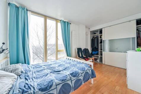 2 bed, 2 bath Flat in london - Photo 8