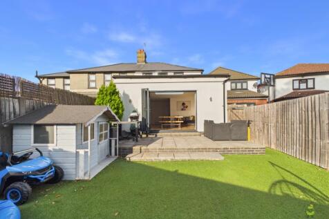 Presented by Clinton at EweMove Bexleyheath and Da