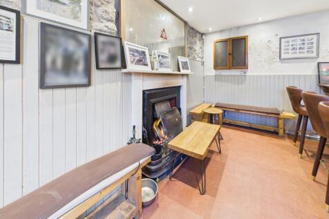 CAM03185G0-PR0084-STILL024