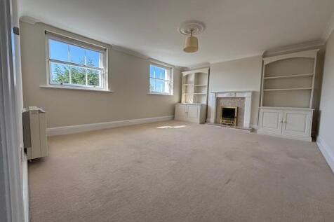 Living room .jpeg
