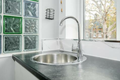 Studio 4, 84 Elphinstone Road-27_web.jpg