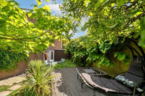 1300560-6-683d98b93bde4