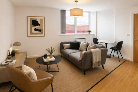 NO HOLDING FEE WHEN YOU RESERVE BY 31ST MAY 2026*
Spacious 1 bed ideal for commuters and hybrid workers. FREE Wi Fi, deposit free renting, pet friendly homes & parking. Moments from Metrolink for easy