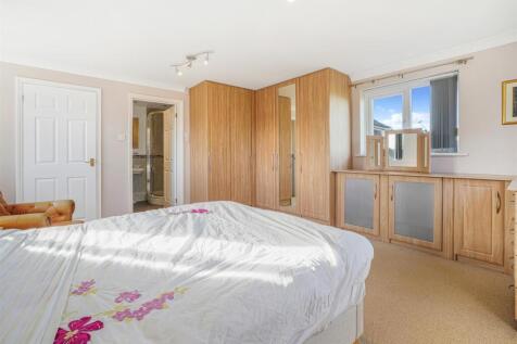 6 Bugbrooke Road, Gayton