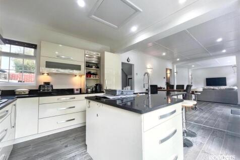 Kitchen 5.jpg