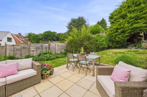 CAM01354G0-PR0516-STILL010