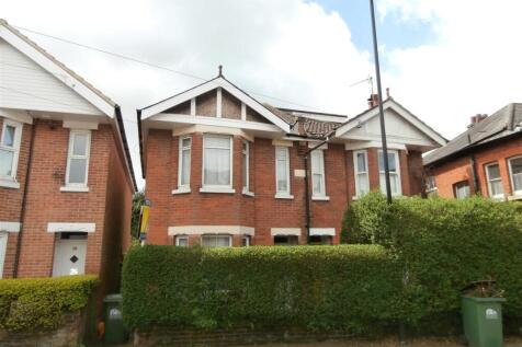 3 Bedroom Semi-Detached in SO17 1PZ