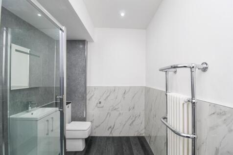 EN SUITE SHOWER ROOM/W.C.