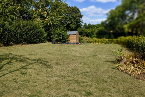 Barleymow, The Green