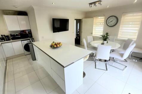 Kitchen/dining/reception