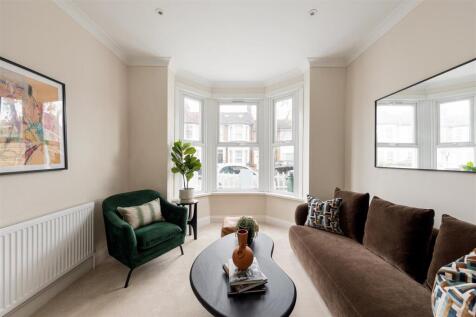 Leasowes Road E10
