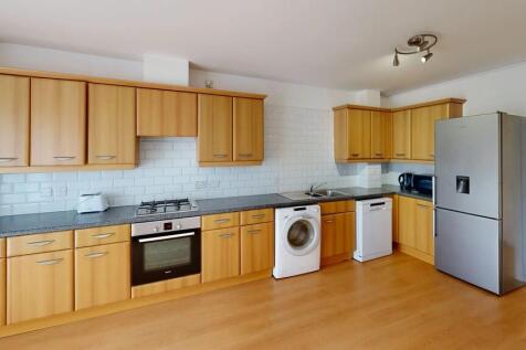 FREE end of tenancy cleaning service INCLUDED. A modern TOWN HOUSE with FOUR bedrooms set over THREE floors. Three piece BATHROOM inc wash basin and WC as well as an EN-SUITE. Located within walking d