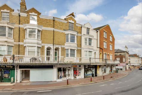 1 Bed Unfurnished Flat