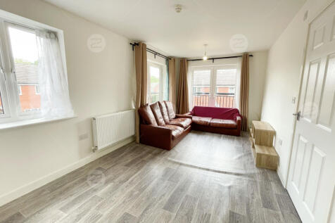 A well-presented two-bedroom apartment situated within a modern residential development in the highly sought-after area of Edgbaston.
Offered with vacant possession and no onward chain. Contact us and