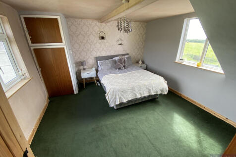 Wave Crest Upstairs Bedroom