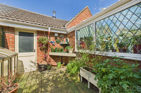 CAM05454G0-PR0043-STILL001