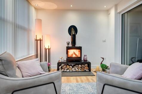 Wood burner alight.jpg