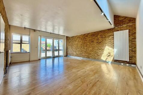 5 laundry mews living room.jpg