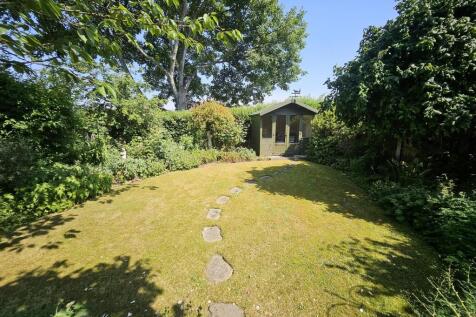 REAR BOTTOM GARDEN
