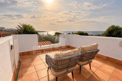 Semi-detached villa with sea views in Cap d'Artrutx
