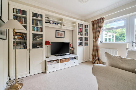 Snug/Bedroom Thre...