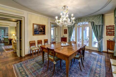 Renovated period vil