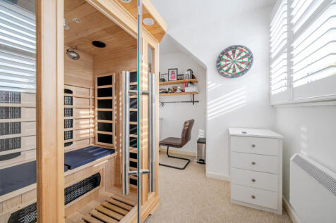 1361087-8-68dd85e...