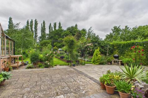 CAM03674G0-PR0527-STILL005