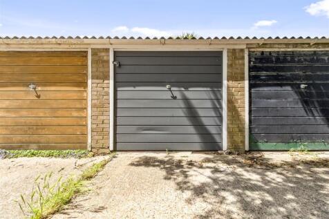 3 Timber Close-018.JPG